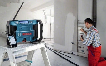 Bosch Professional GSR 10.8-2-LI (Պտուտակահան) + GML 10.8 V-LI (Ռադիո)